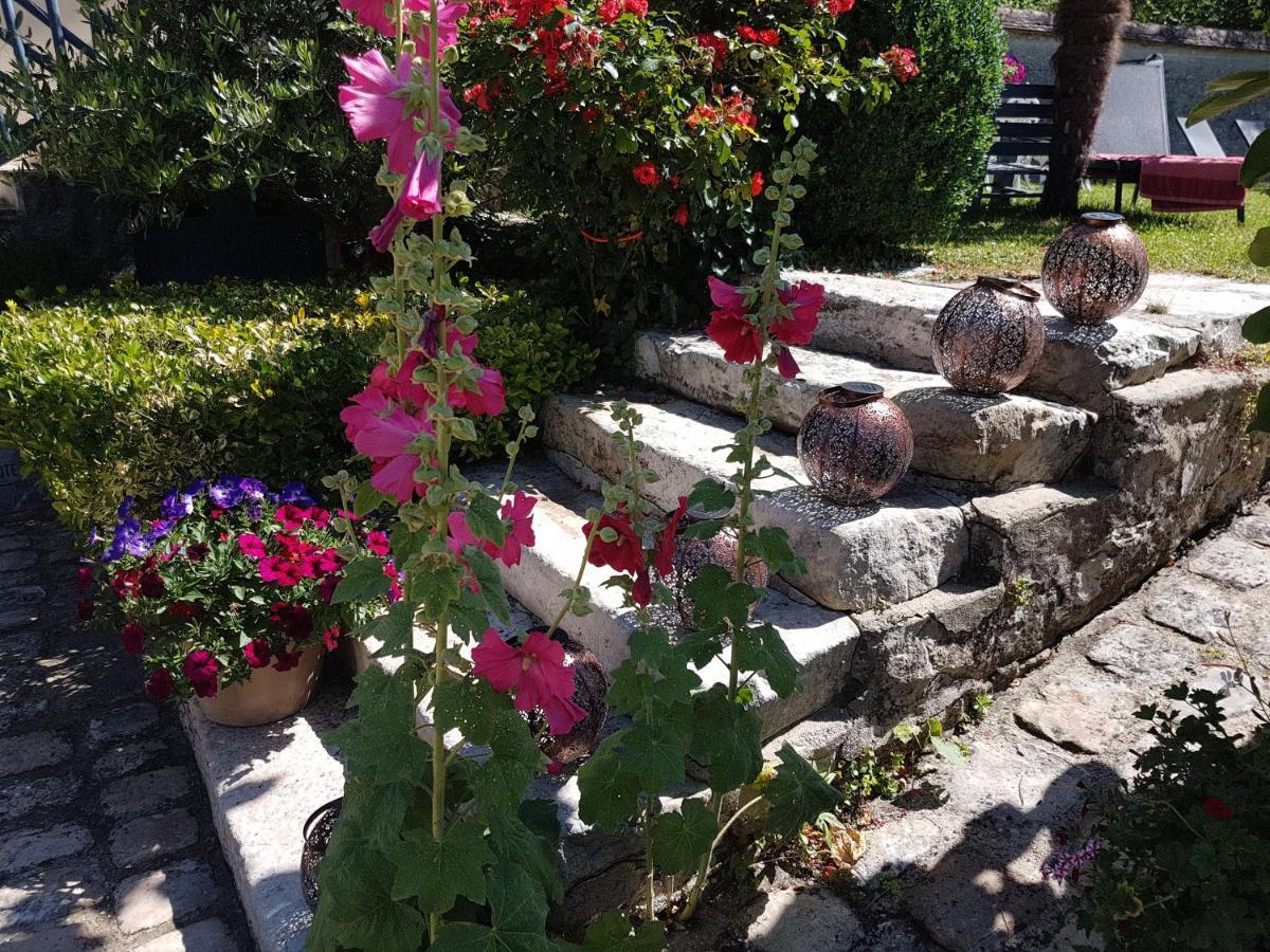 Bed and Breakfast Les Glycines Ury Zewnętrze zdjęcie