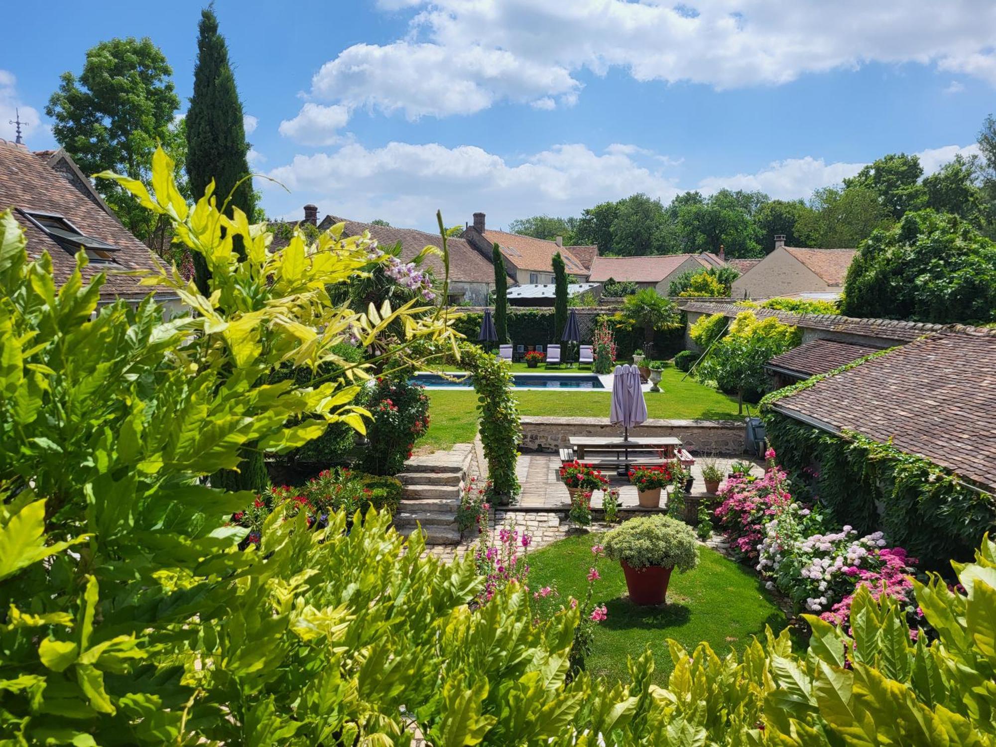 Bed and Breakfast Les Glycines Ury Zewnętrze zdjęcie