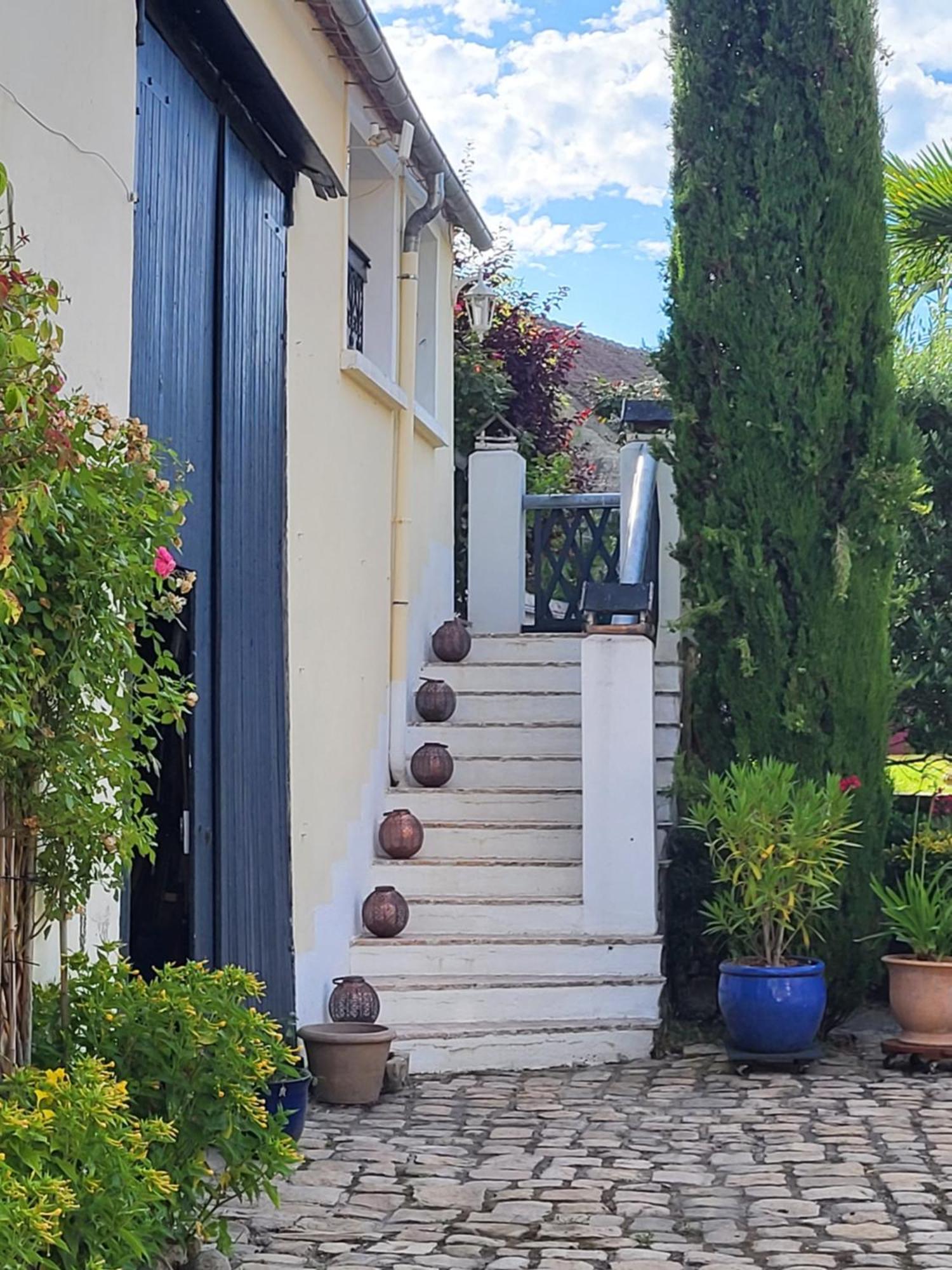 Bed and Breakfast Les Glycines Ury Zewnętrze zdjęcie